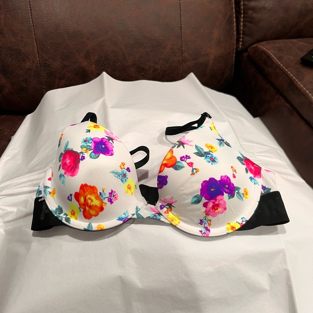 👏PINK Victoria's Secret Black and Pink Bra